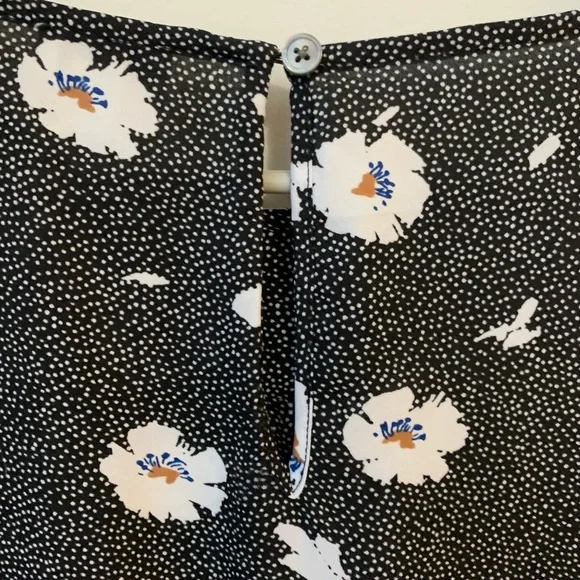 J CREW Women’s Blouse Size: Medium - Picture 6 of 8